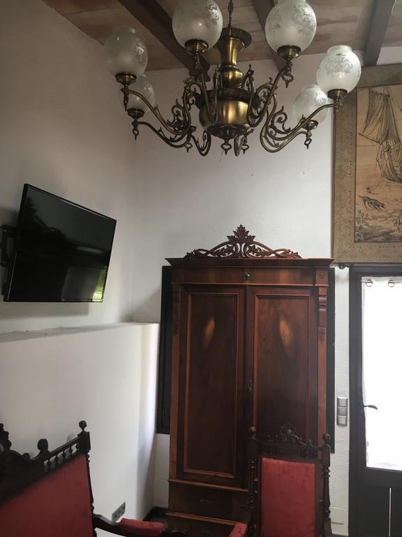 Stadthaus Mitten Im Kuenstlerviertel Von Arta Mit Zwei Wohnungen エクステリア 写真