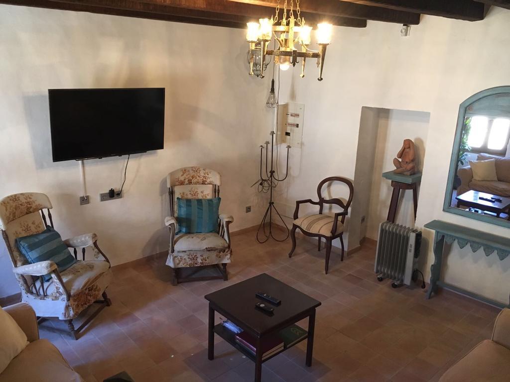 Stadthaus Mitten Im Kuenstlerviertel Von Arta Mit Zwei Wohnungen エクステリア 写真